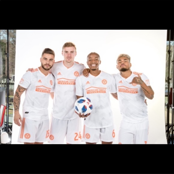 NEW ADIDAS ATLANTA UNITED FC AWAY JERSEY - Picture 4 of 6